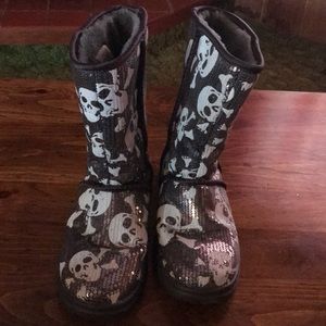 Size 8 I ♥️ hug boots